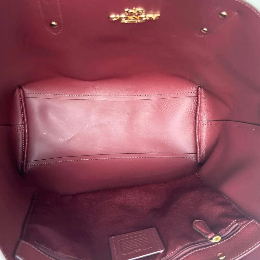 Coach Town Tote Light Saddle Pebbled Leather Shoulder Bag Good